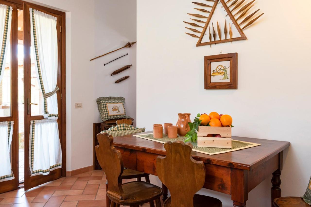 Agriturismo La Rombaia 卡斯蒂里昂纳·德拉佩 外观 照片